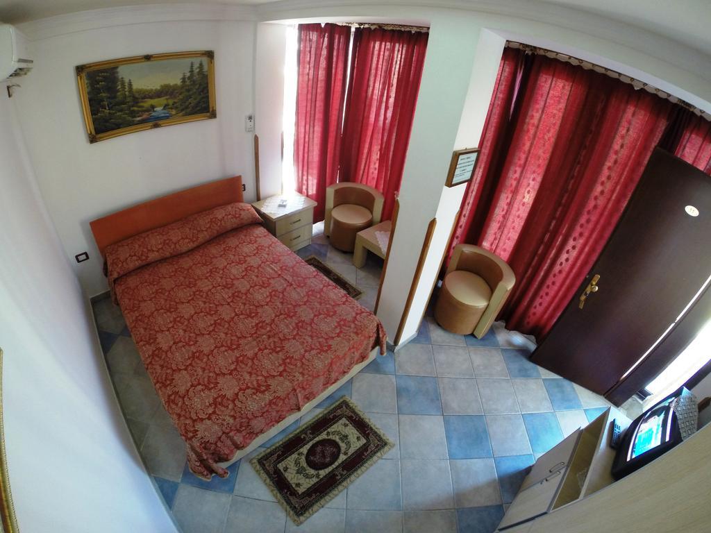 Hotel Ideal Shkodër Quarto foto